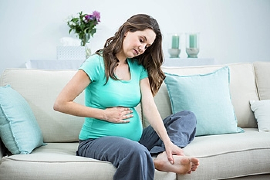 why-are-my-feet-swollen-during-my-pregnancy